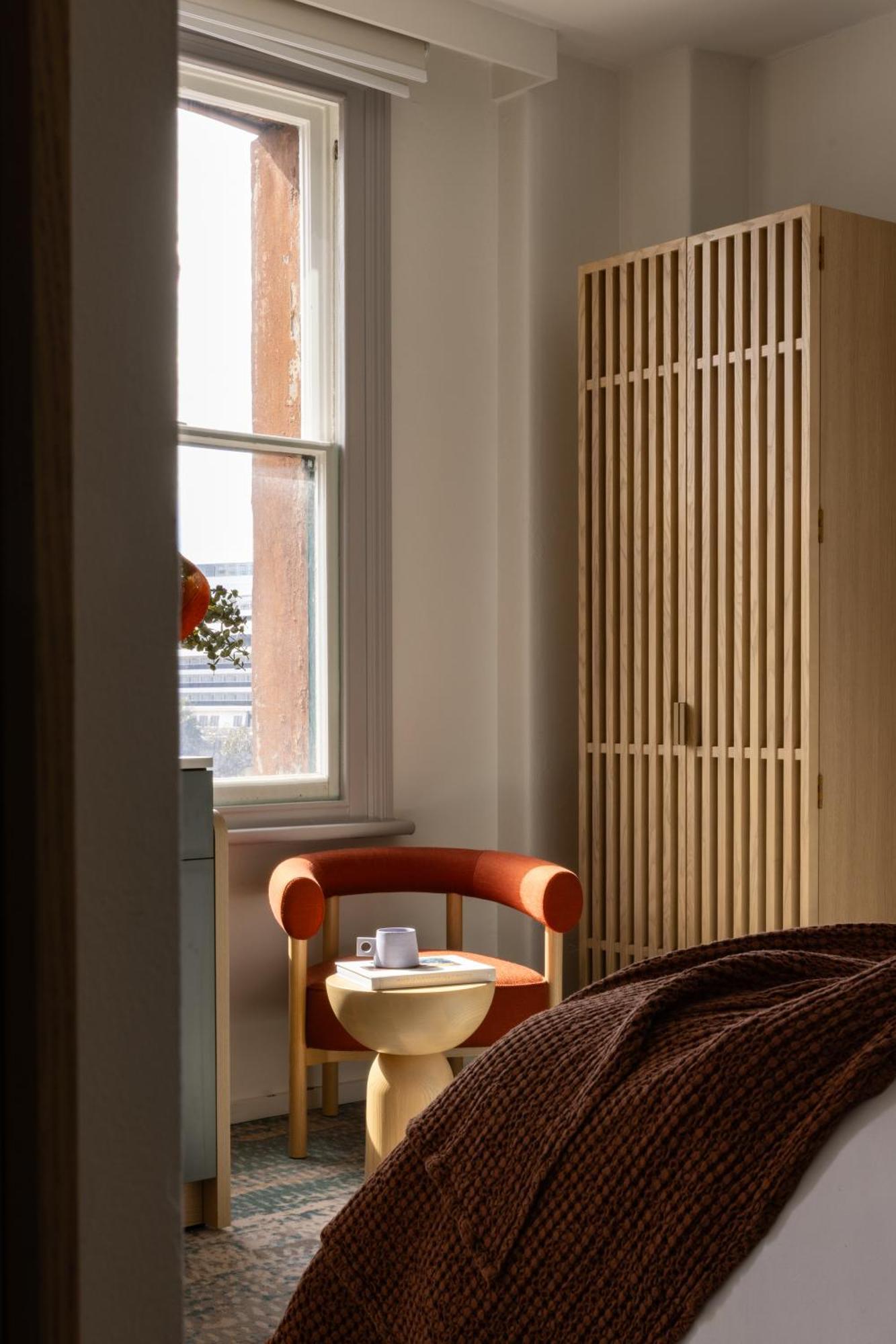 Heritage Queen Room